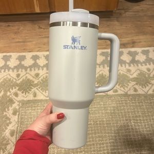 40 oz Stanley.
